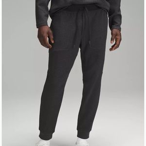 Lululemon At Ease joggers Men’s size L heathered black